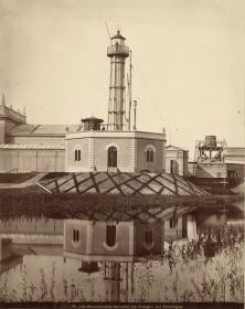 Österreichische Seeleuchte mit Semaphor und Nebel-Signal © Archiv Technisches Museum Wien